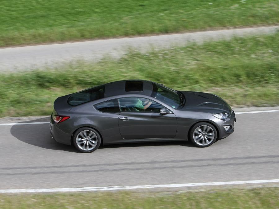  Hyundai Genesis Coupe 2012 года  (фото 5 из 16)